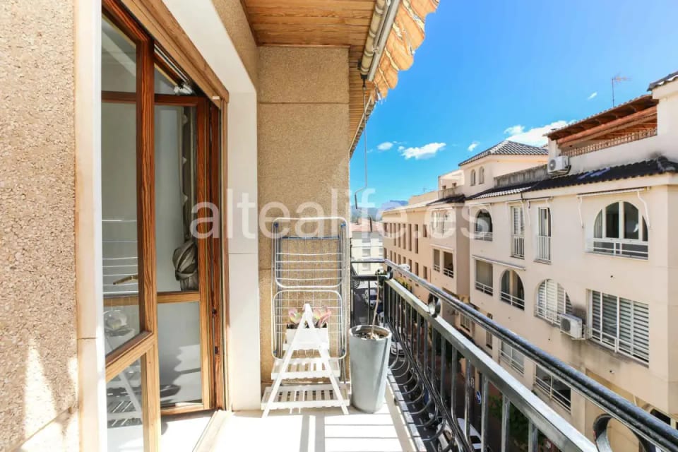 Apartamento Amplio en Venta en el Centro de Polop con Ascensor y Balcones (22/30)