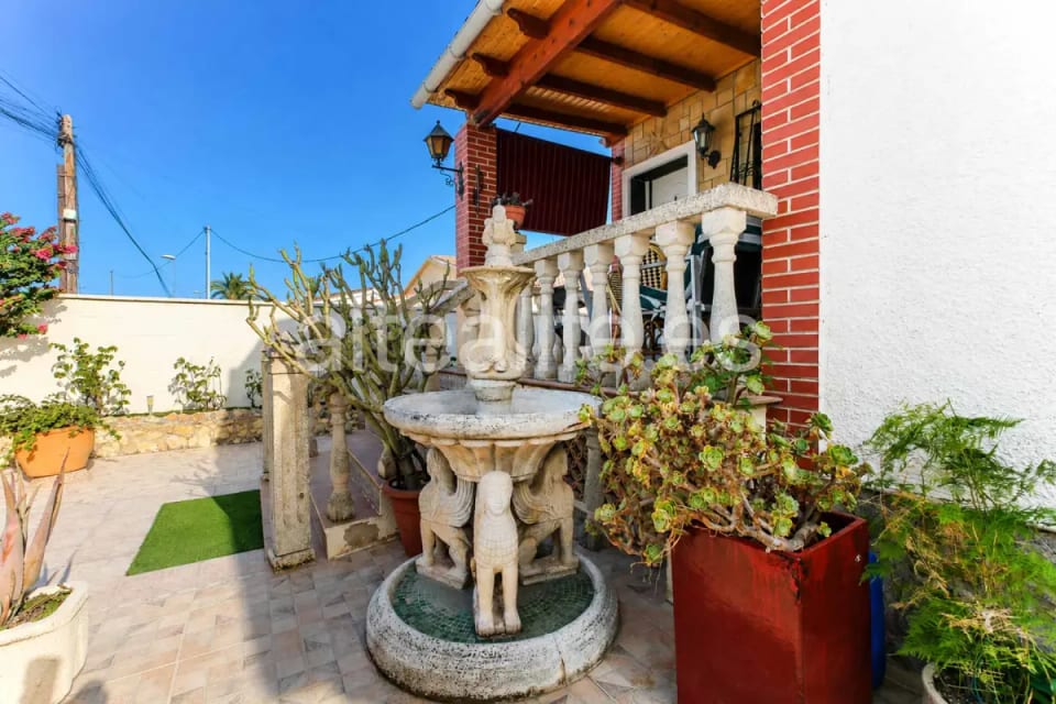 Villa con Dos Viviendas, Jardín y posibilidad de Piscina en Barranco Hondo en La Nucía (6/30)