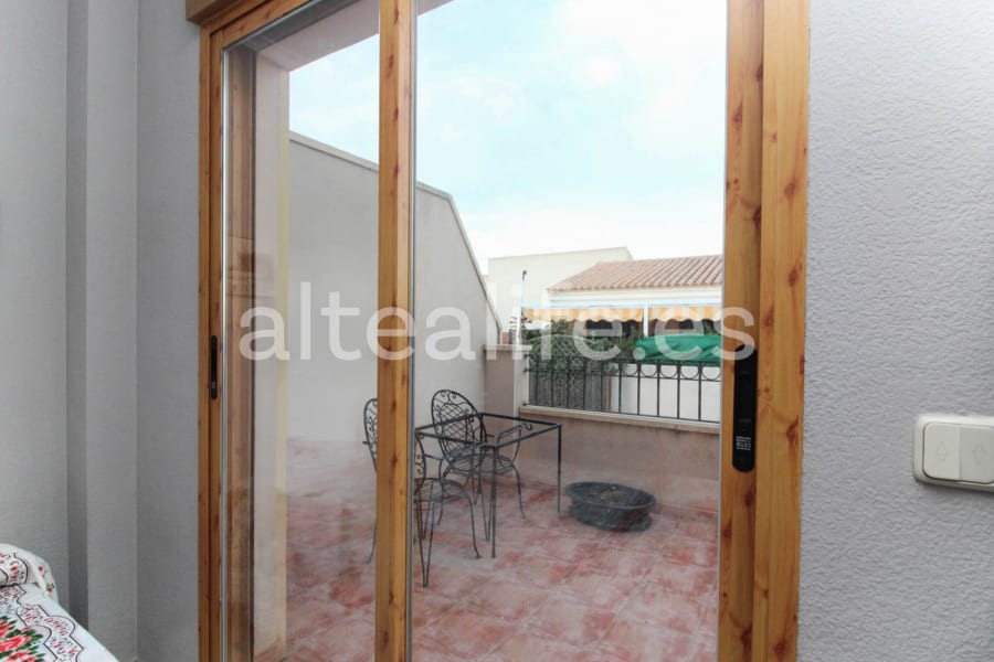 Amplia Casa de Pueblo con Terraza en el pueblo de La Nucía (24/30)