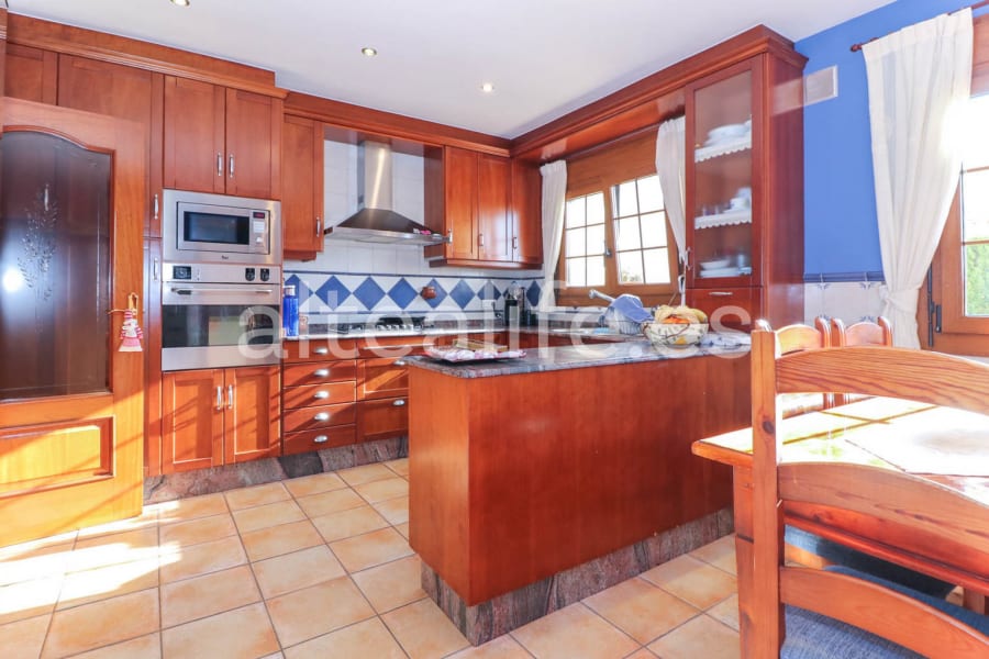 Villa con Apartamento Independiente en Bello Horizonte (15/30)