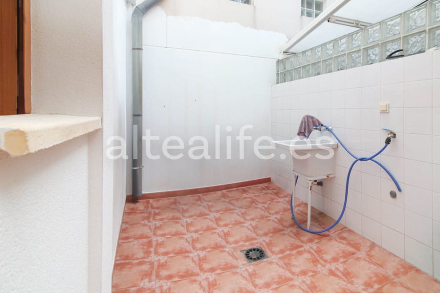 Amplia Casa de Pueblo con Terraza en el pueblo de La Nucía (12/30)