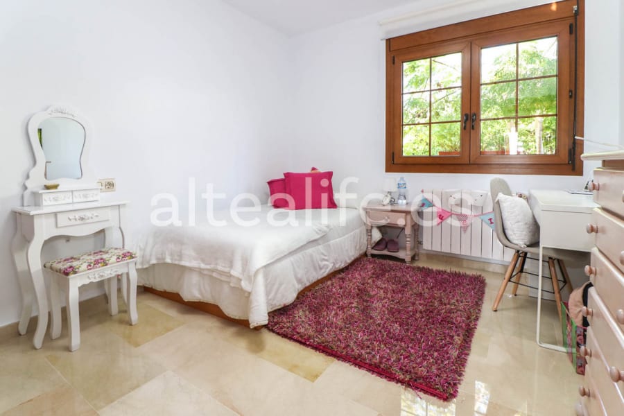 Villa con Apartamento Independiente en Bello Horizonte (30/30)