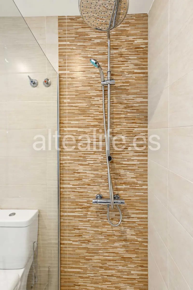 Apartamento Reformado en alquiler con Terraza y Piscina Comunitaria en Mascarat Altea (25/30)