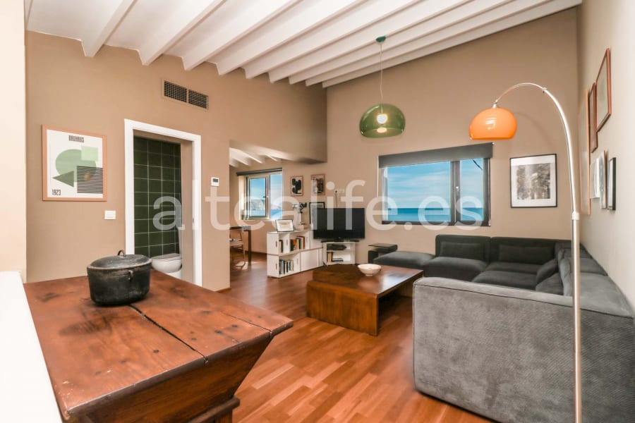Casa de Pueblo con 2 Apartamentos y Vistas al Mar en el Casco Antiguo (7/30)