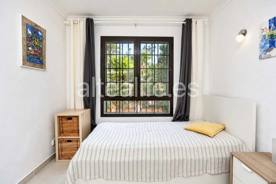 Apartamento Reformado en alquiler con Terraza y Piscina Comunitaria en Mascarat Altea (29/30)
