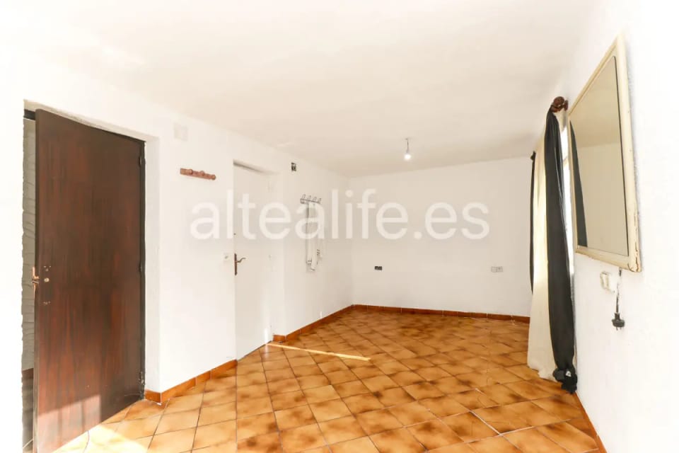 Villa en venta en La Nucía con Piscina privada y Gran Potencial de Reforma (19/30)