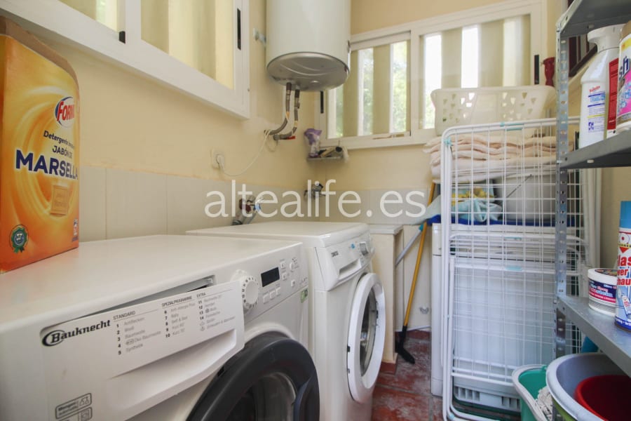 Villa con 3 Dormitorios y Piscina Privada en la Urb. Santa Clara (20/30)
