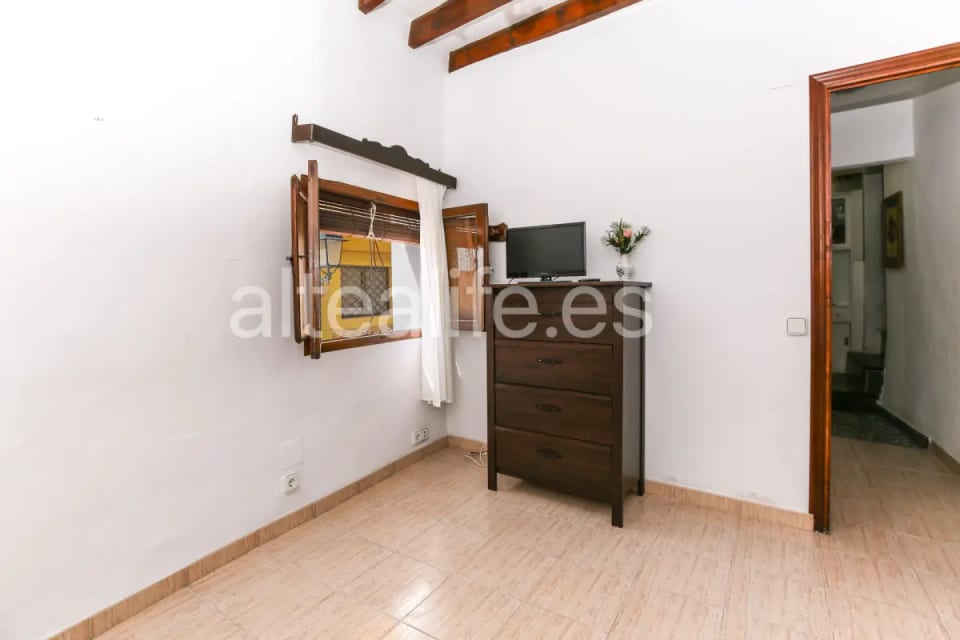 Casa de Pueblo en venta en Polop con Garaje y Buhardilla | Gran potencial en Casco Antiguo (21/30)