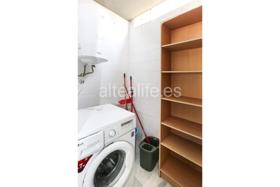 Apartamento en Venta en Cala de Finestrat con Terraza, Garaje y Vistas al Mar (18/30)