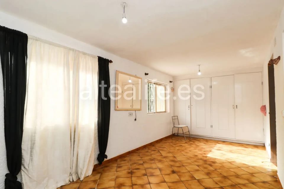 Villa en venta en La Nucía con Piscina privada y Gran Potencial de Reforma (23/30)