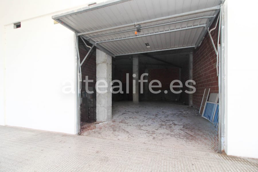 Local Comercial de 90 m2 en la zona del Puerto de Altea (6/10)