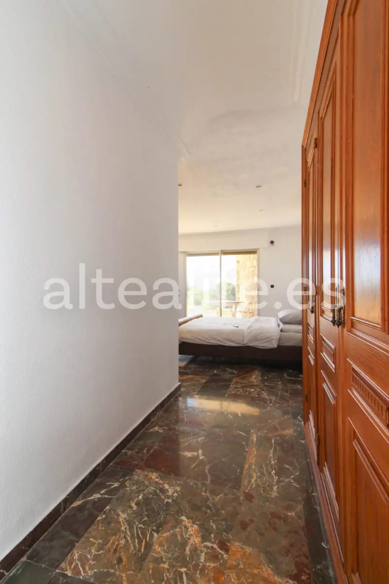 Villa con Piscinas, Vistas y Amplias Terrazas en La Nucía (21/30)