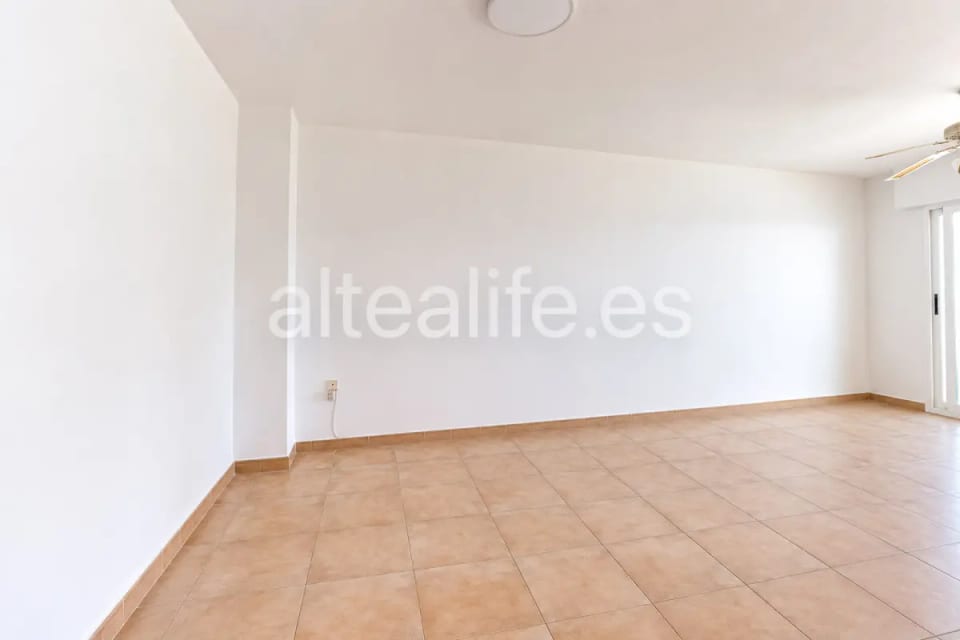 Larga Estancia | Apartamento en Primera Línea de Mar en la zona de Cap Negret (10/30)
