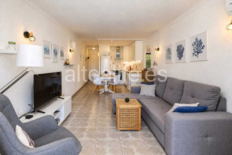 Apartamento Reformado en alquiler con Terraza y Piscina Comunitaria en Mascarat Altea (8/30)