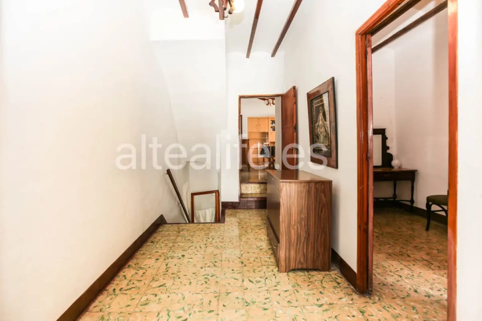 Casa de Pueblo en venta en Polop con Garaje y Buhardilla | Gran potencial en Casco Antiguo (25/30)