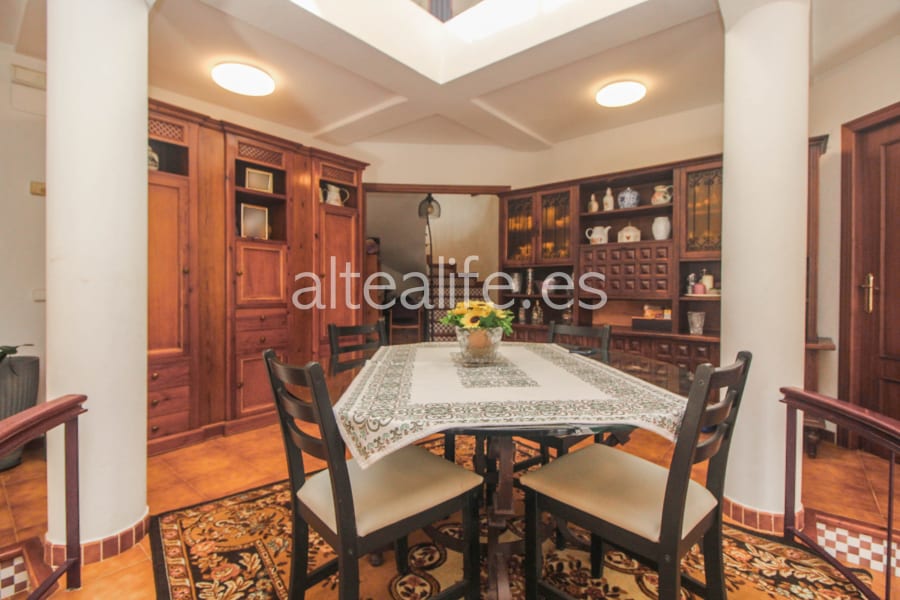 Villa con 3 Dormitorios y Piscina Privada en la Urb. Santa Clara (15/30)