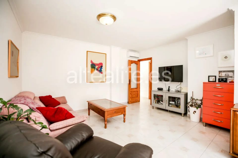 Apartamento Amplio en Venta en el Centro de Polop con Ascensor y Balcones (9/30)