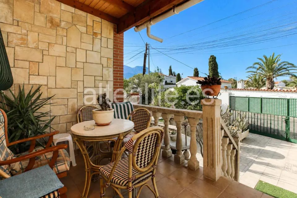 Villa con Dos Viviendas, Jardín y posibilidad de Piscina en Barranco Hondo en La Nucía (7/30)