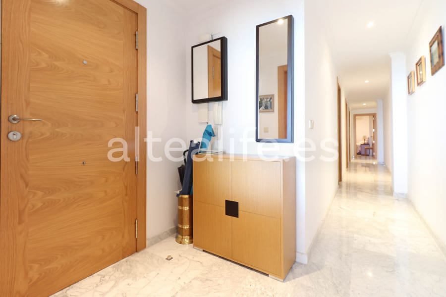 Apartamento en Primera Linea en la zona del Puerto de Altea (22/23)