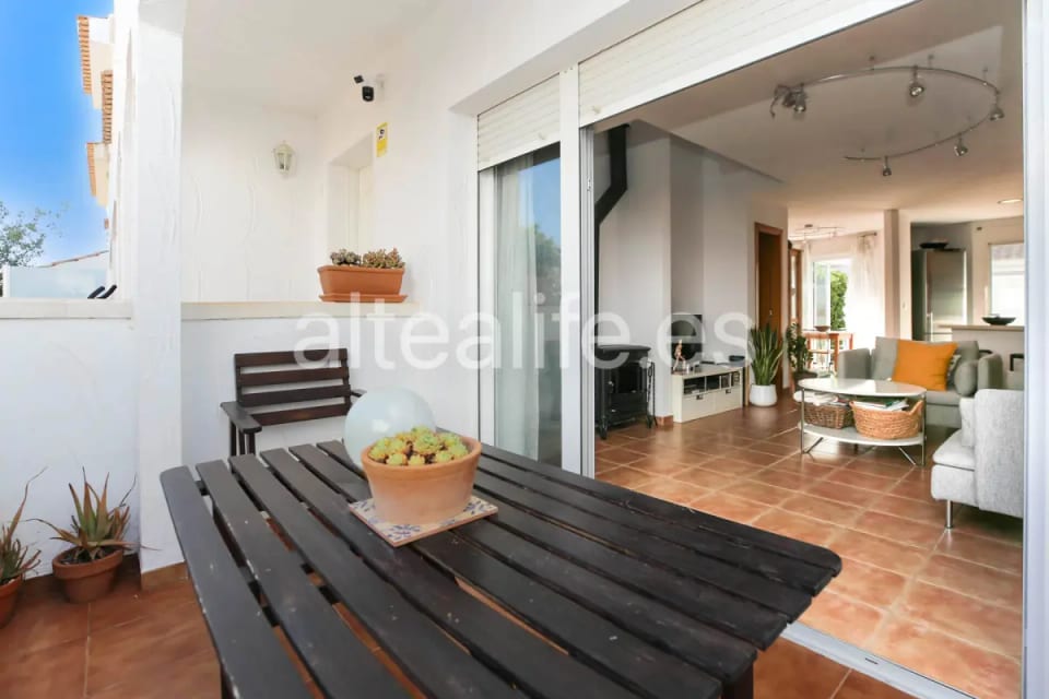 Bungalow en Esquina en Venta en La Nucía | Terrazas, Solárium y Piscina (8/30)