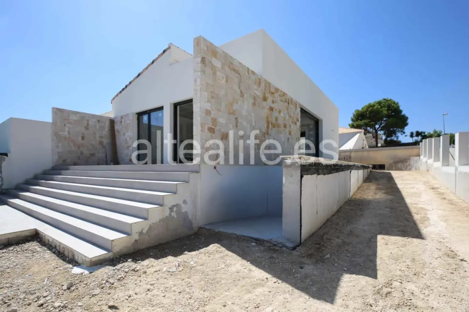 Villa de Obra Nueva en la Nucía con Piscina Privada y Vistas al Mar (18/30)
