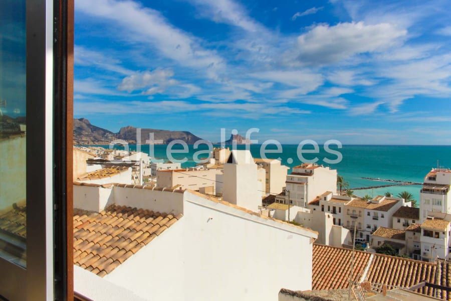 Casa de Pueblo con 2 Apartamentos y Vistas al Mar en el Casco Antiguo (5/30)