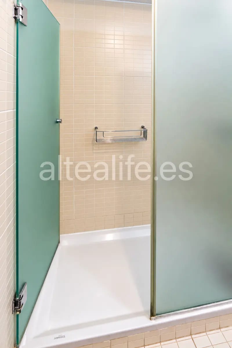 Apartamento reformado en primera línea de playa con parking en Cap Negret Altea (22/30)