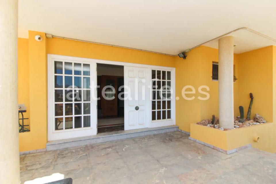 Villa con Piscinas, Vistas y Amplias Terrazas en La Nucía (6/30)