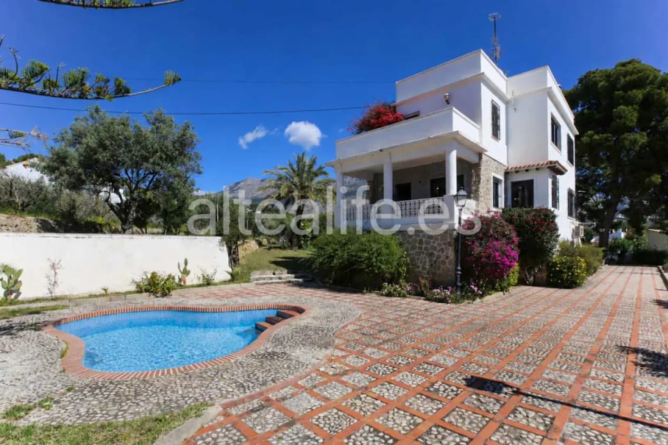 Villa con Piscina y Pista de Tenis en La Olla de Altea | 3 Parcelas y Vistas al Mar (5/30)