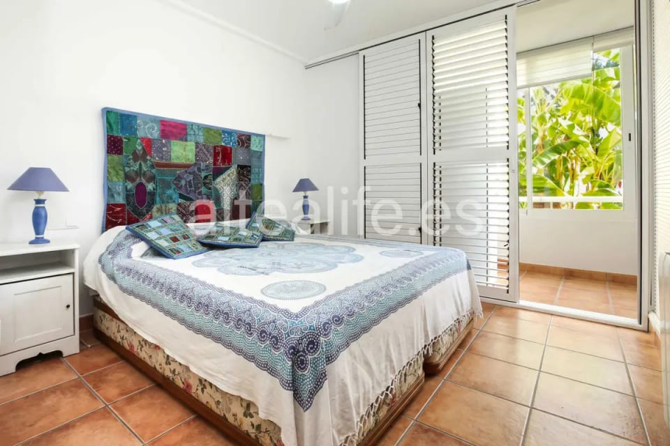 Apartamento Bajo en Primera Linea de Playa en la zona de Cap Negret (19/30)
