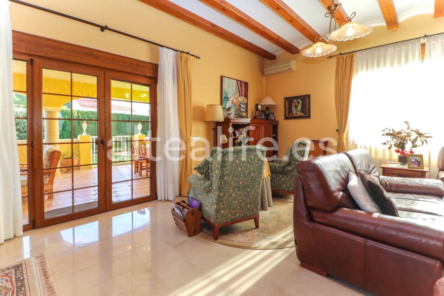 Villa con Apartamento Independiente en Bello Horizonte (10/30)