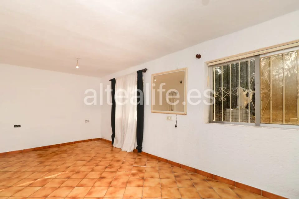 Villa en venta en La Nucía con Piscina privada y Gran Potencial de Reforma (22/30)