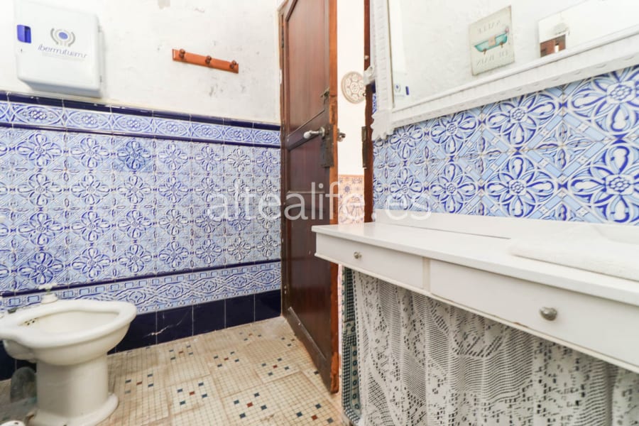 Casa de Pueblo con Piscina y Jardines en la zona de la Estación de Tren (20/30)