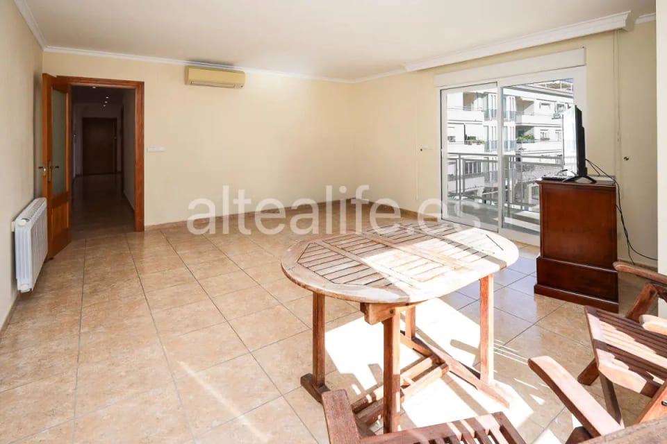 Apartamento en alquiler con terraza y garaje en la zona de Garganes Altea (8/30)
