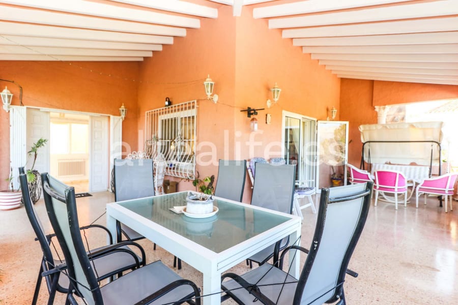 Villa con Piscina y Jardín en la zona del Albir (11/30)