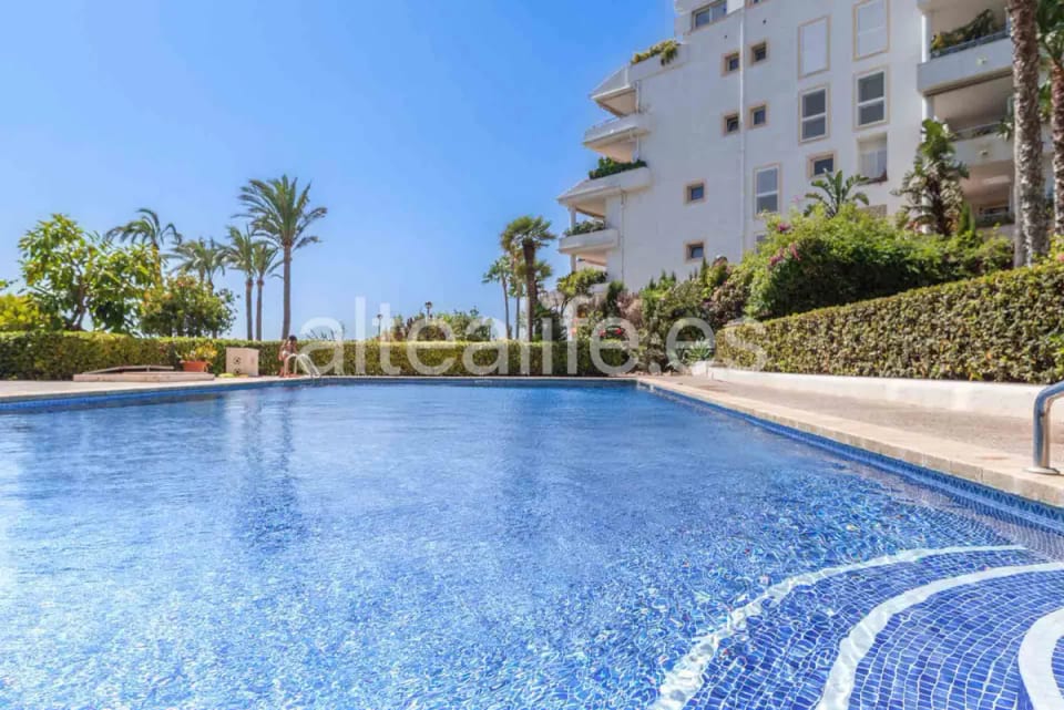 Apartamento Bajo en Primera Linea de Playa en la zona de Cap Negret (29/30)