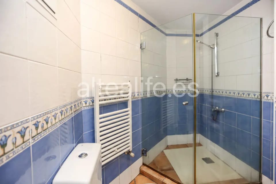 Apartamento Bajo en Primera Linea de Playa en la zona de Cap Negret (24/30)
