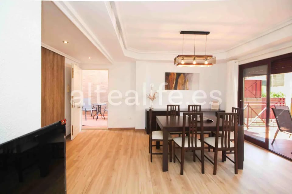 Villa de 3 Dormitorios con Terraza en El Tossal (6/30)