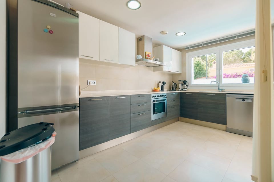 Modern detached villa (12/15)