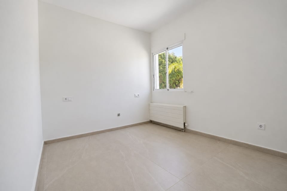 Villa with a Private Pool in Albir (12/15)