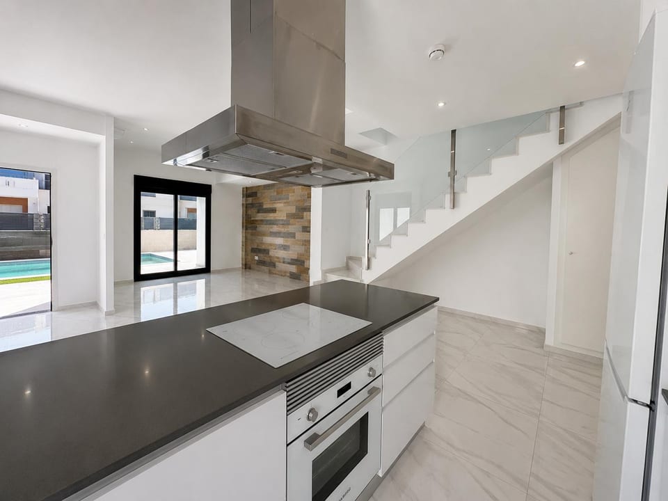 New villa with high standard (6/15)