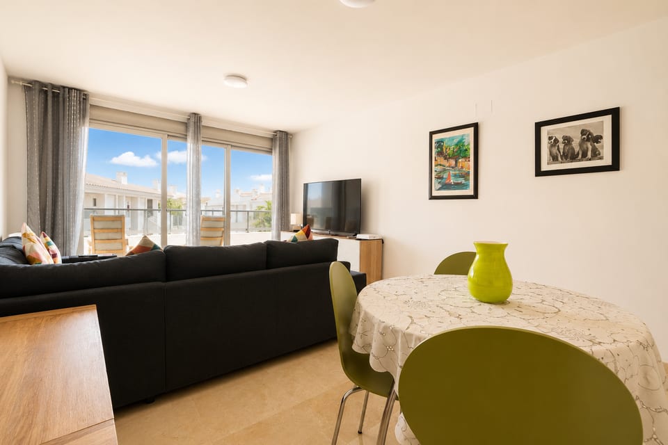 Exclusive South-Facing Corner Penthouse Just 100 Metres from Albir Beach (11/15)