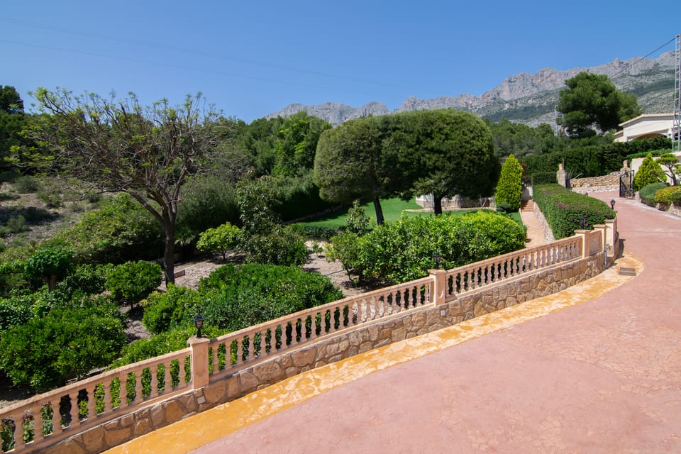 Villa for sale with sea views in Altea (14/15)