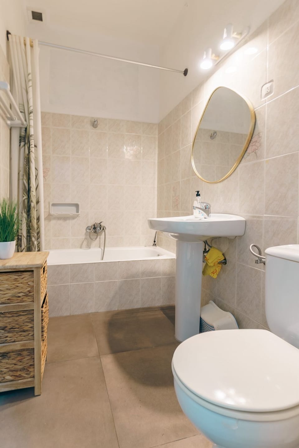 Prime-location detached villa (15/15)