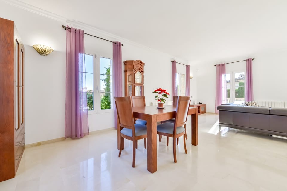 Dream Home in Sierra Cortina – Sea Views, Pool & Prime Location (8/15)