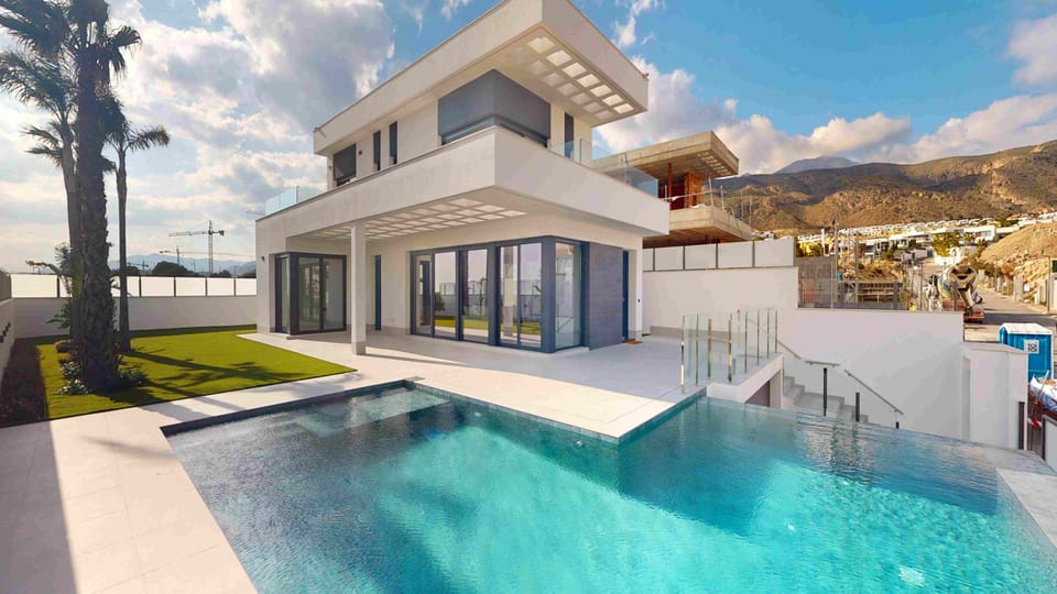 Luxury Villa in Sierra Cortina (9/14)