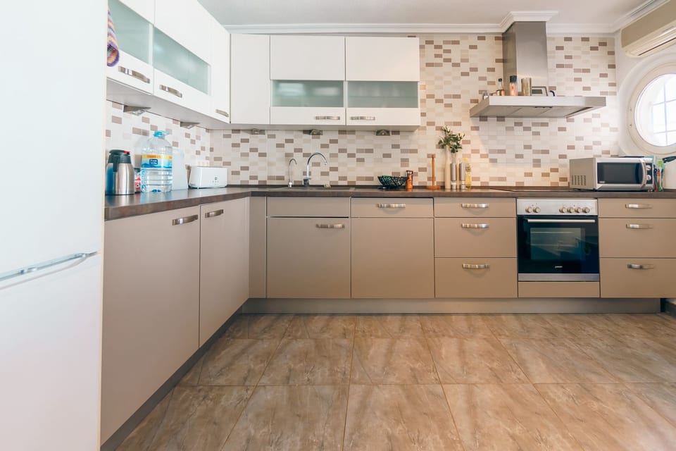 Prime-location detached villa (10/15)