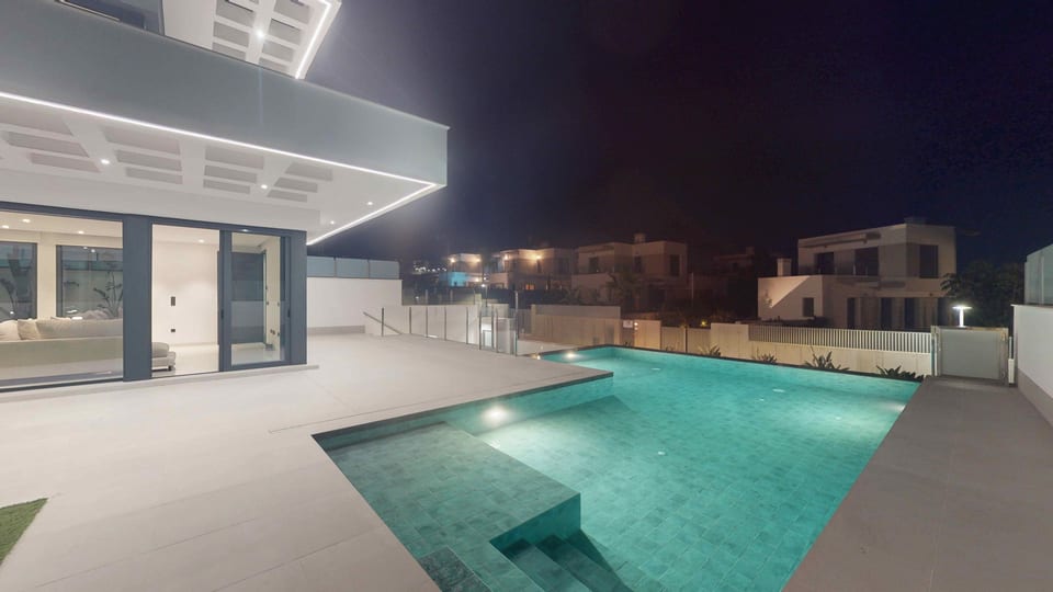 Luxury Villa in Sierra Cortina (14/14)