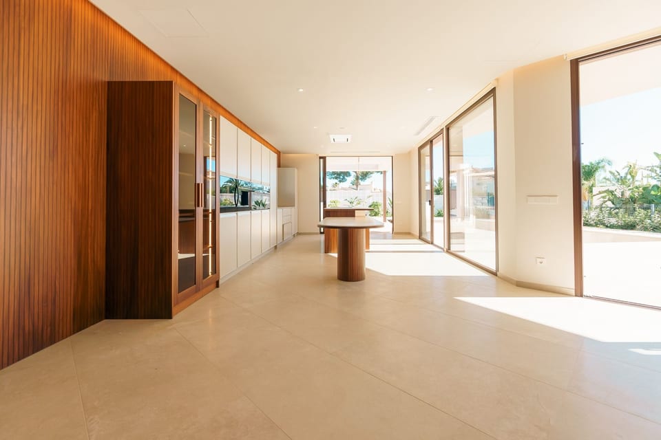 A luxury, high-end villa in a prestigious location (15/15)