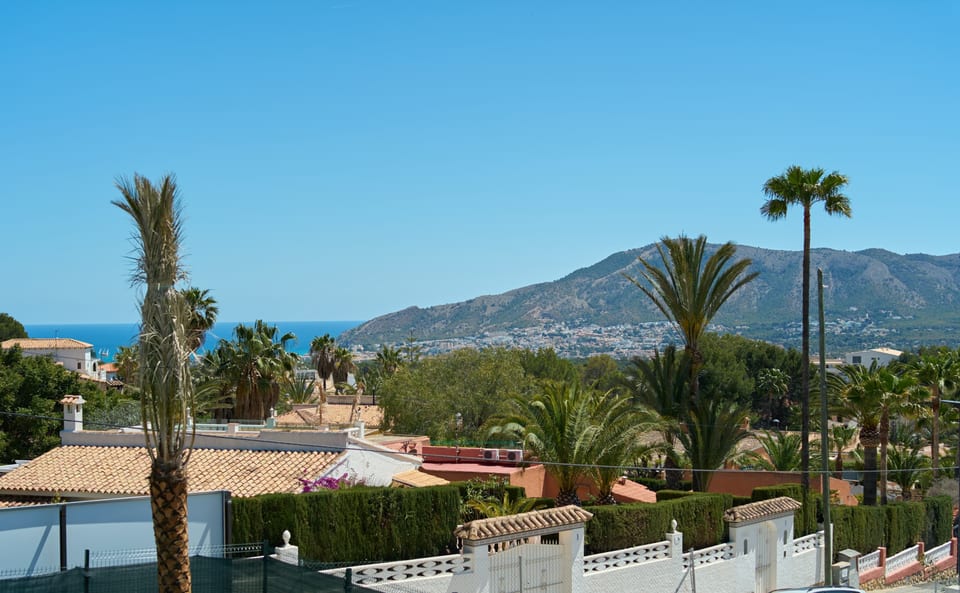 Detached villas with sea views close to the Norwegian School Completion January 2027 (12/15)